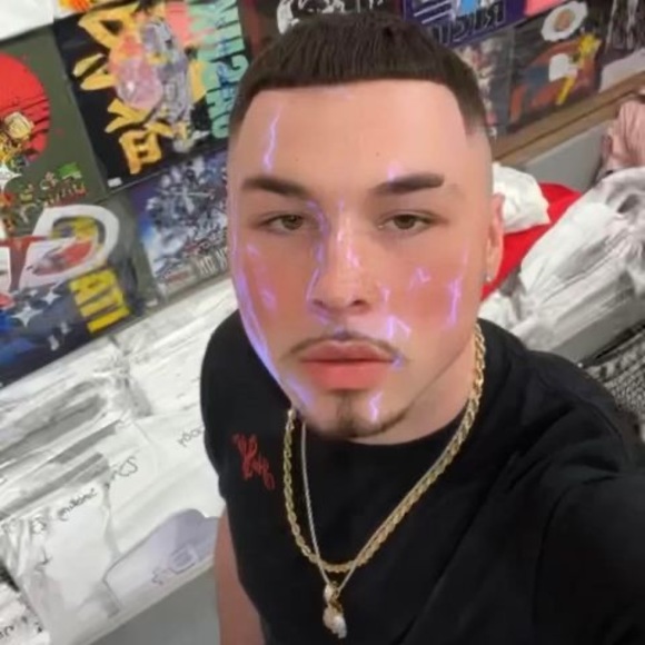 Meet your Posher, Jonathan - Picture 1 of 1